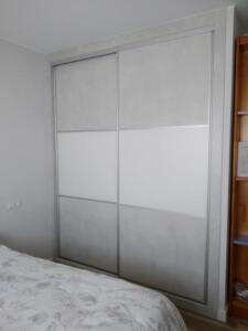 Armario juvenil de dos hojas correderas