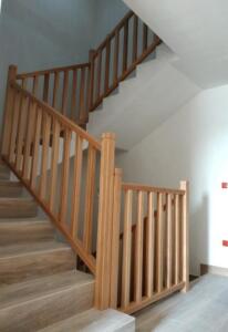 Barandilla madera roble palos cuadrados