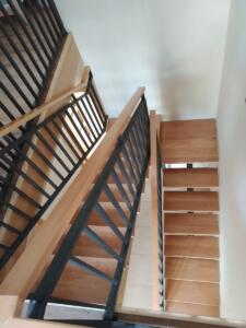 Escalera de madera de haya 