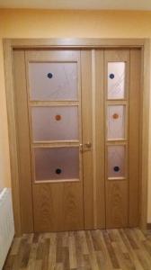 Puerta interior lisa roble cristales decorados 