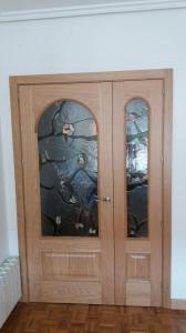 Puerta interior roble 301 tm ,vidriera emplomada