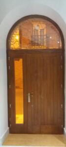 Puerta entrada exterior madera iroko 