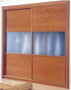 Armario con correderas en roble y cristal ácido